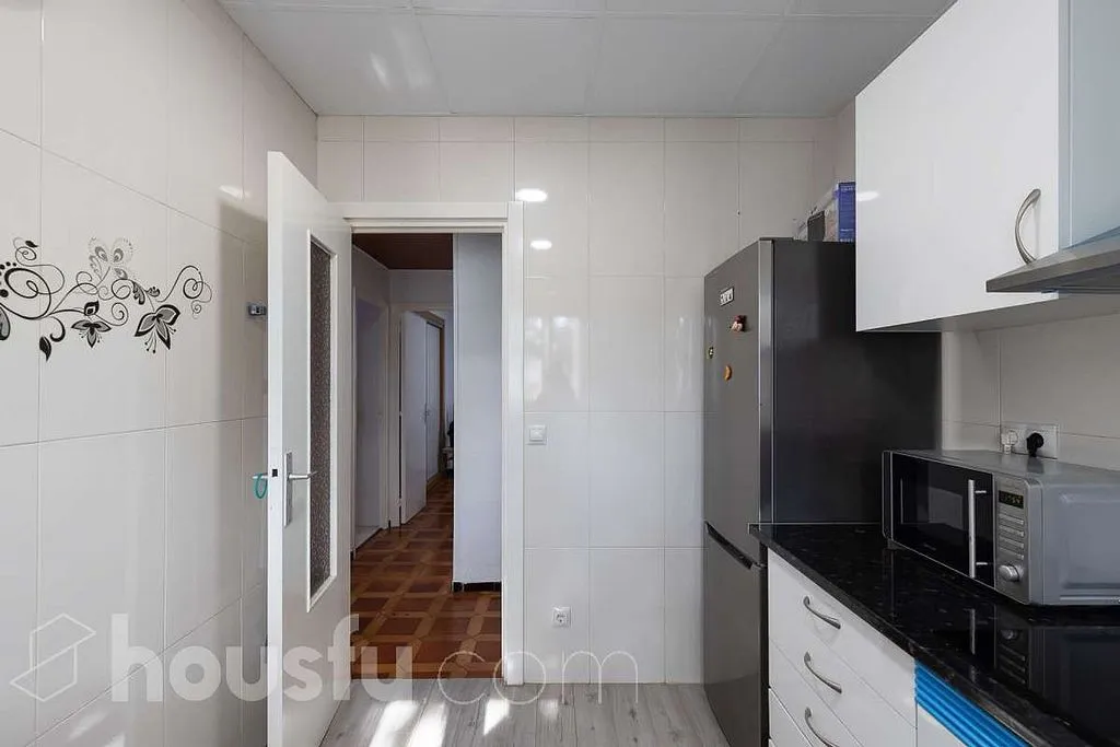 Kitchen - Apartment with Balcony in Santa Bàrbara