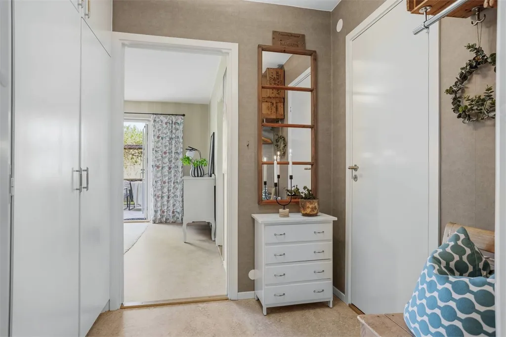 Entrée - Apartment with Garden in Åby
