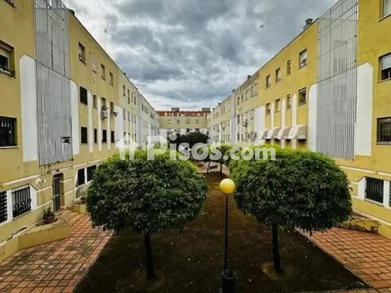 Aed - First Floor Flat with Garden in Pino Montano