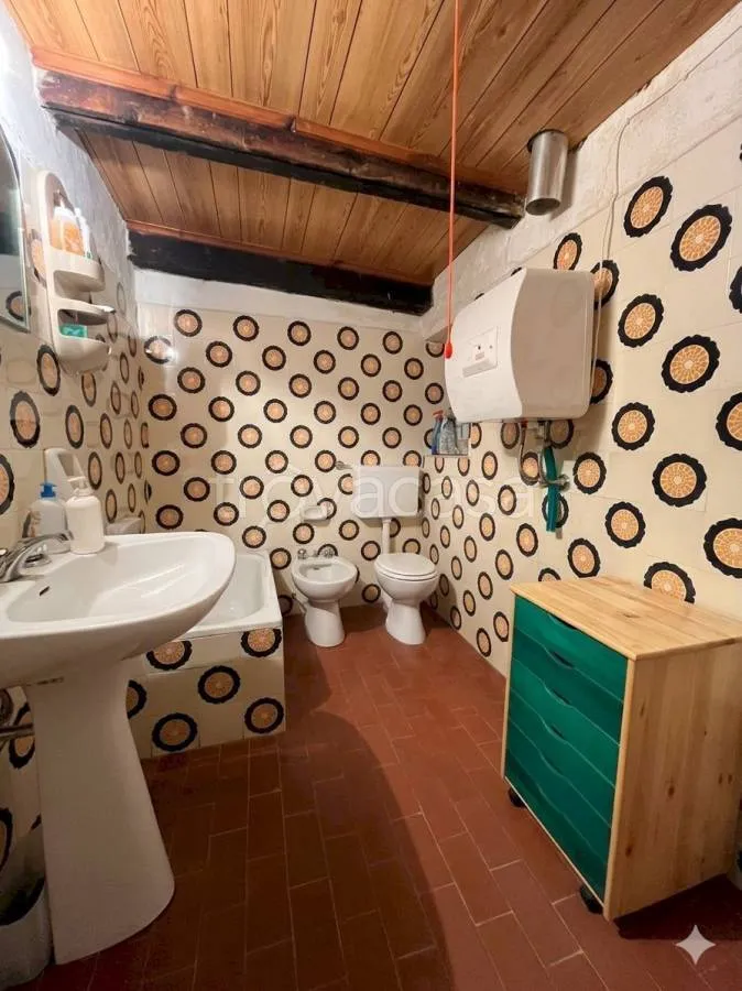 Salles de bain - Alpine Baita with Mountain Views in Canosio