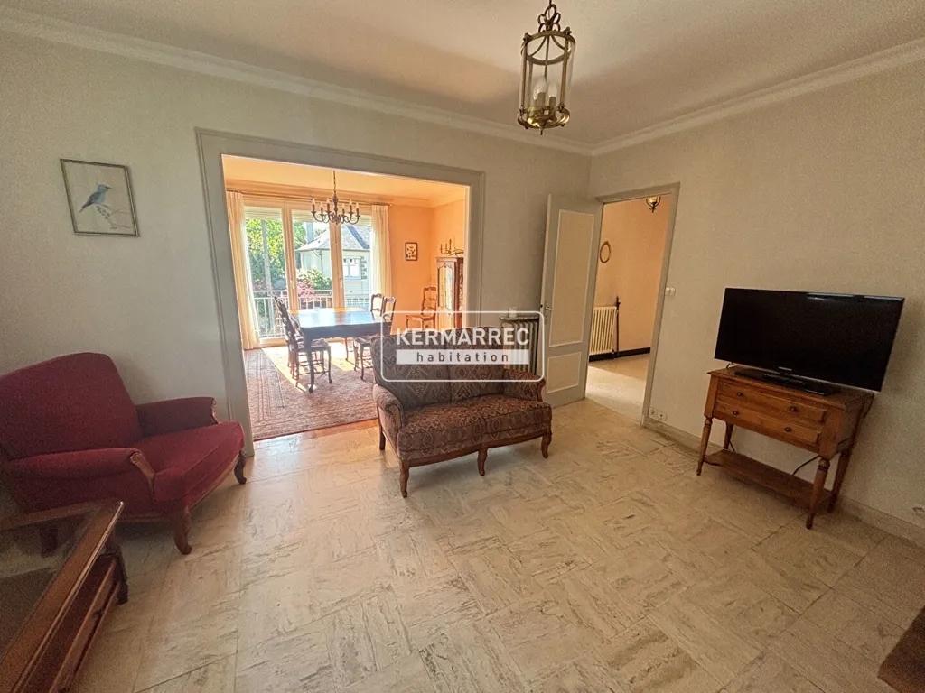 Elutuba - Traditional House with Garden in Vitry