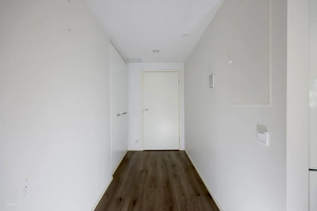 Esik - Modern Studio with Balcony in Haaga, Helsinki