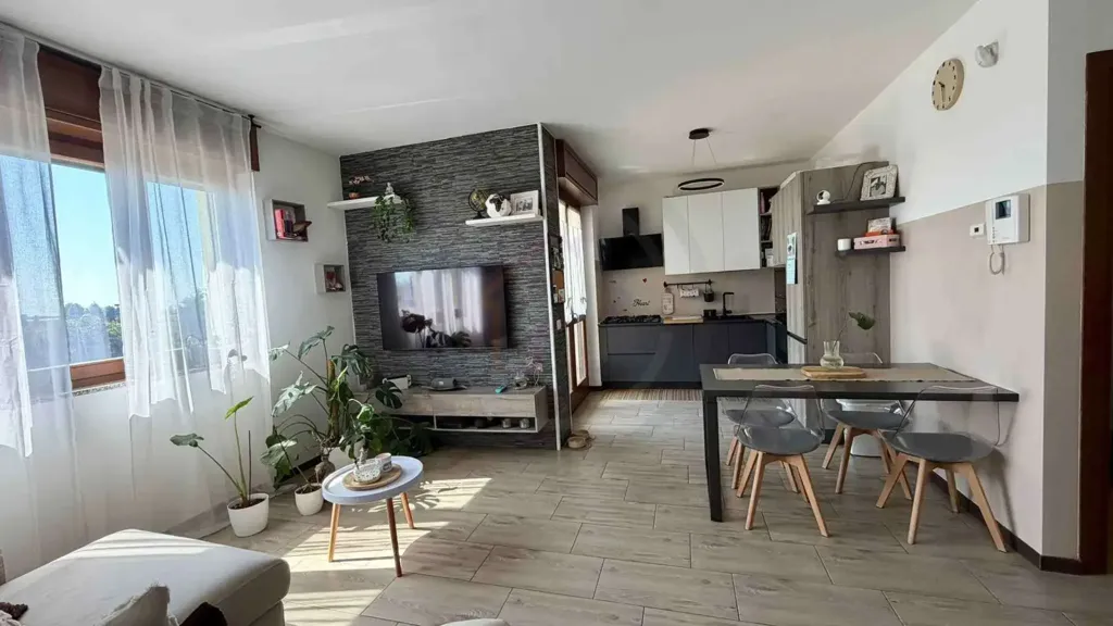 Elutuba - Luxury Triplex with Terraces in Mariano Comense