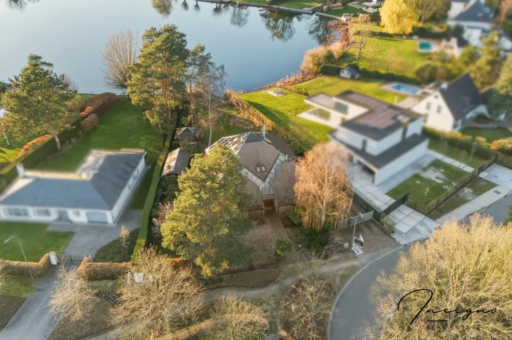 Vista aerea - Architectural House with Water View in Keerbergen