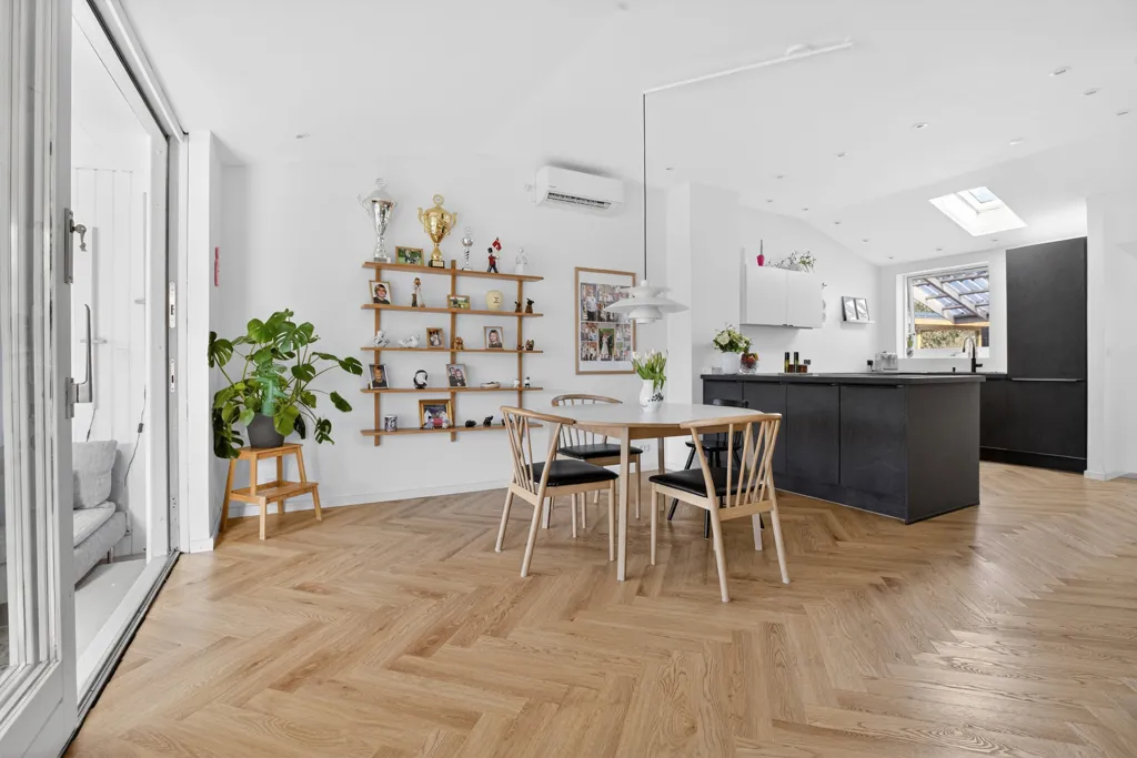 Söögituba - Terraced House with West-Facing Terrace in Søborg