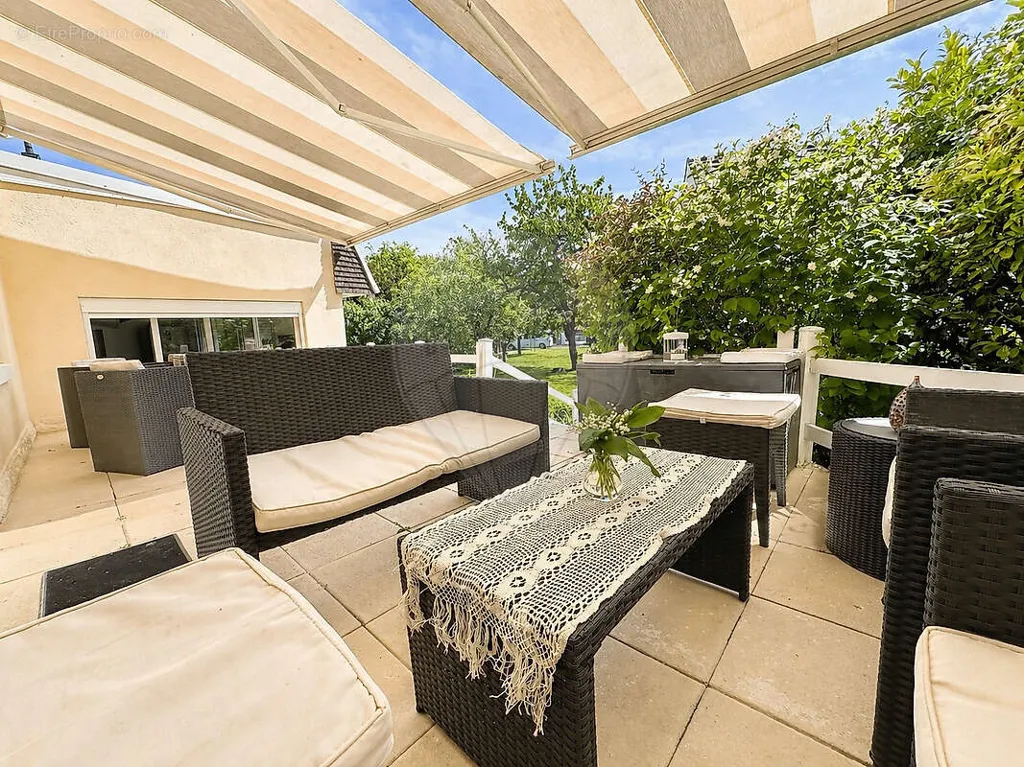Terrazza - House with Garden in Senlis