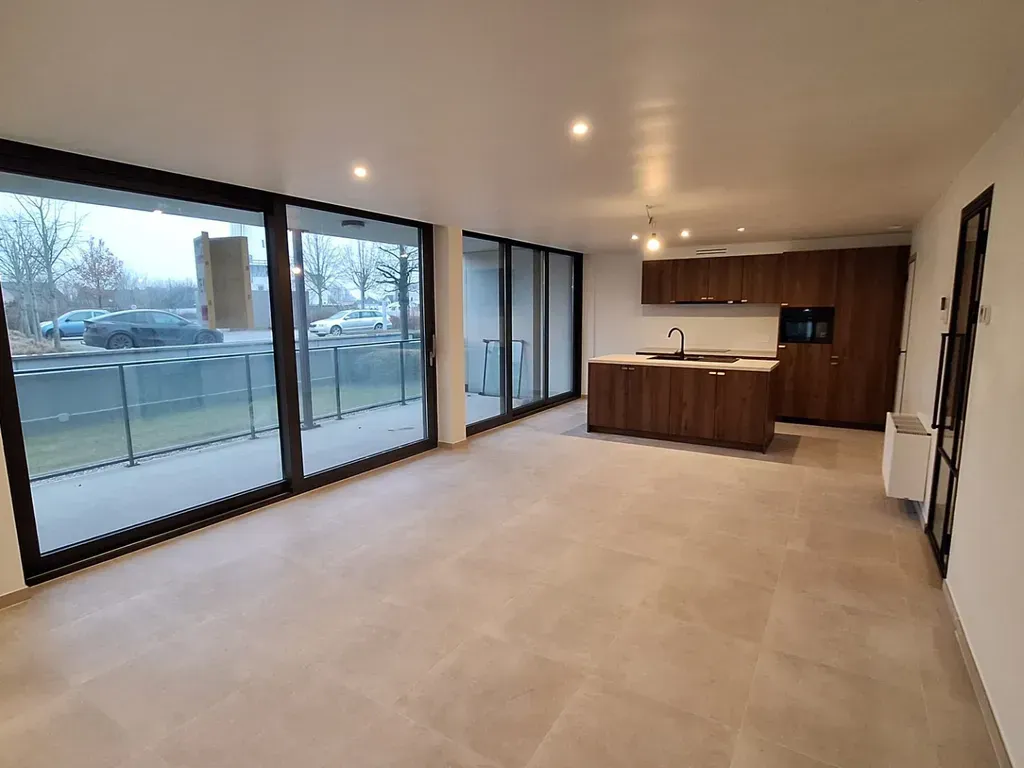 Köök - Modern 3-Bedroom Apartment in Bruges