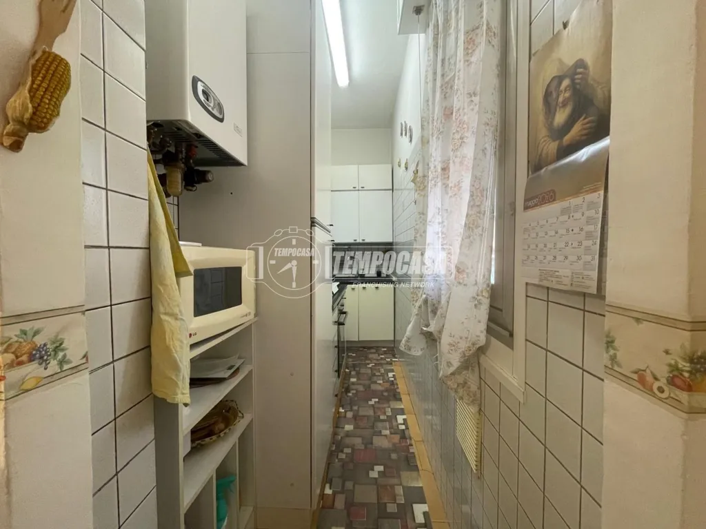 Cuisine - Apartment with Balcony in Modena
