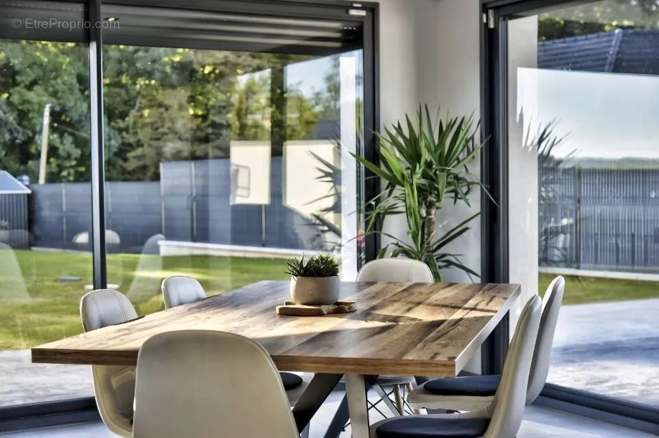 Maa asukohas Eragny