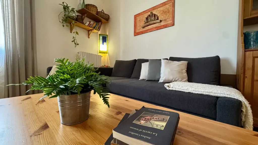 Elutuba - Central Apartment with Large Bedrooms in Empoli