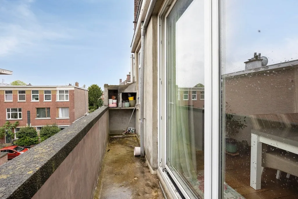 Balcon - Spacious Apartment with Jacuzzi in Dierenselaan