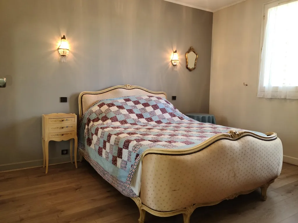 Chambres - Maison avec Vue sur la Vallée à Calamane