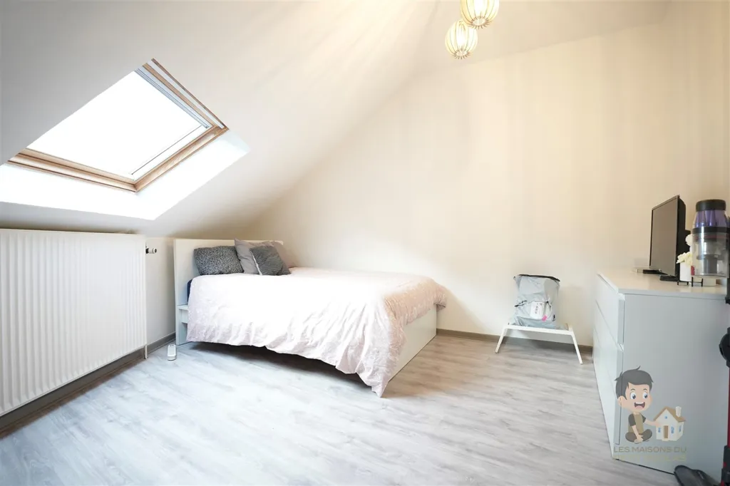 Chambres - Duplex Rénové avec Balcon au Cœur de Châtelet