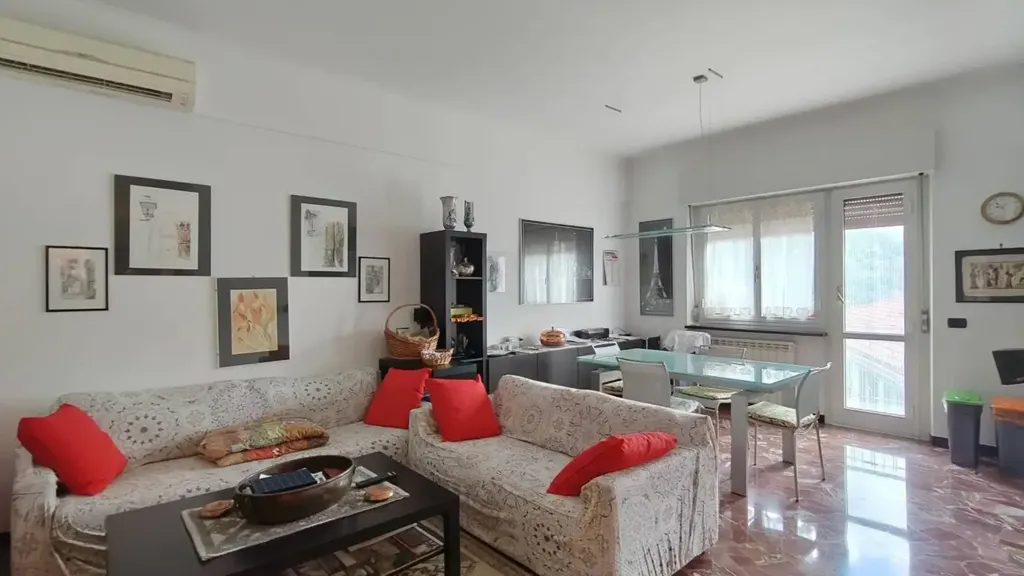 Living Room - Panoramic Apartment with Balconies in Genoa
