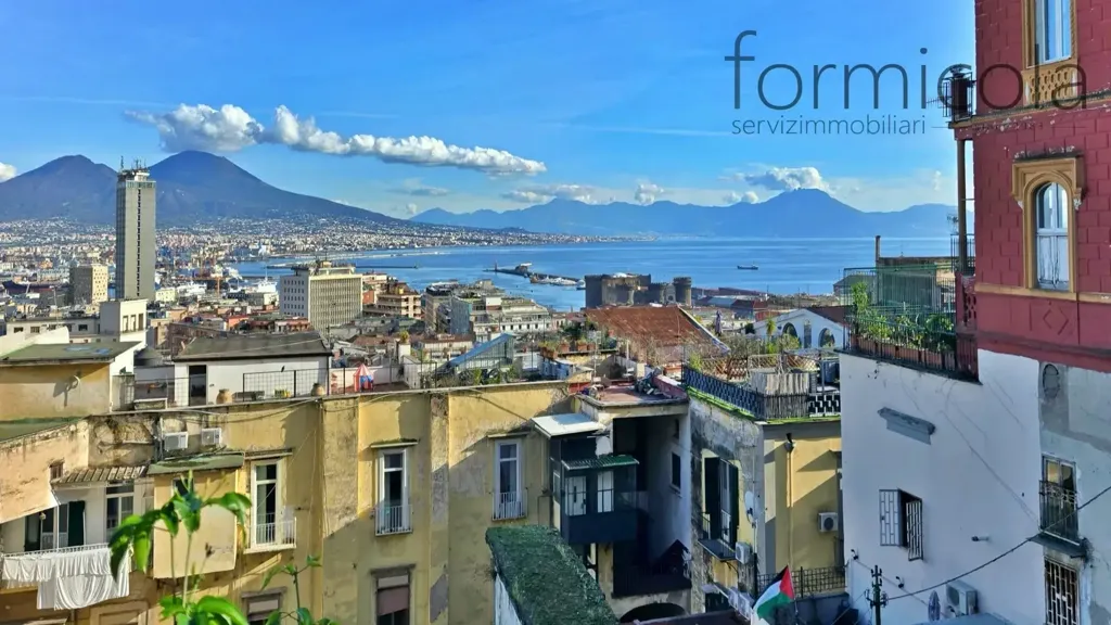 Terrazza - Appartamento con quadrupla esposizione a Napoli