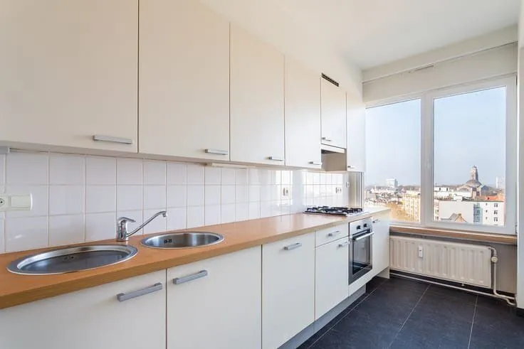 Kitchen - Apartment with Canal View in Antwerp