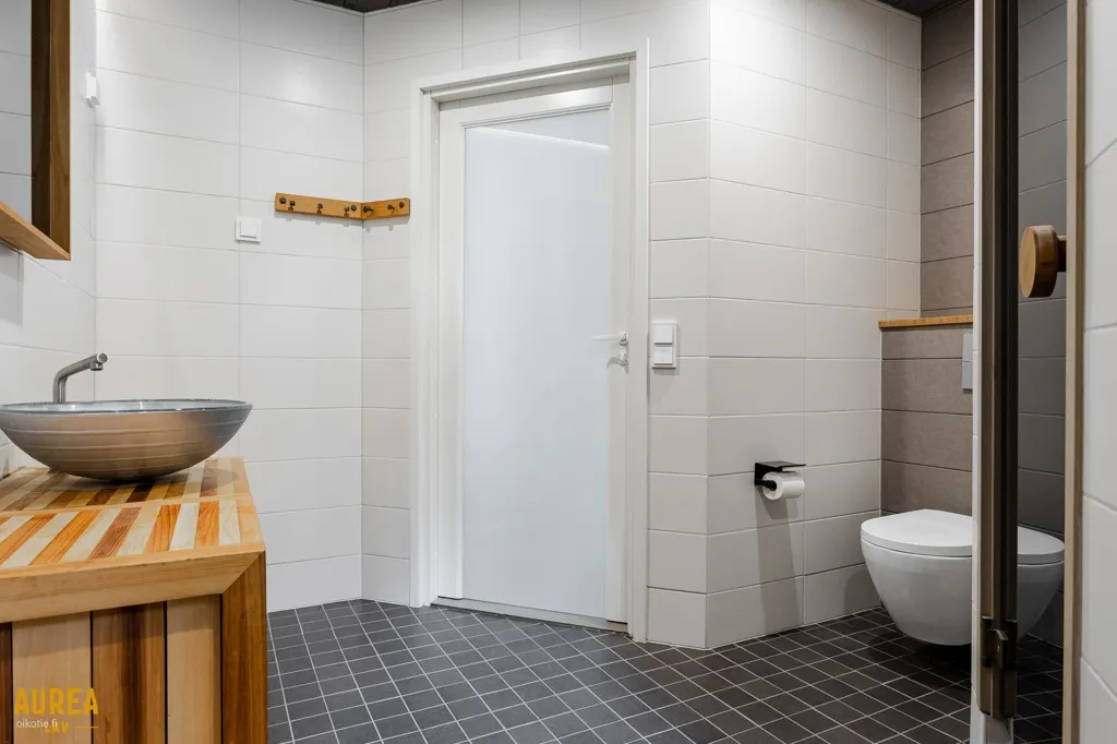 Bagni - Modernised Detached House with Garden in Ii