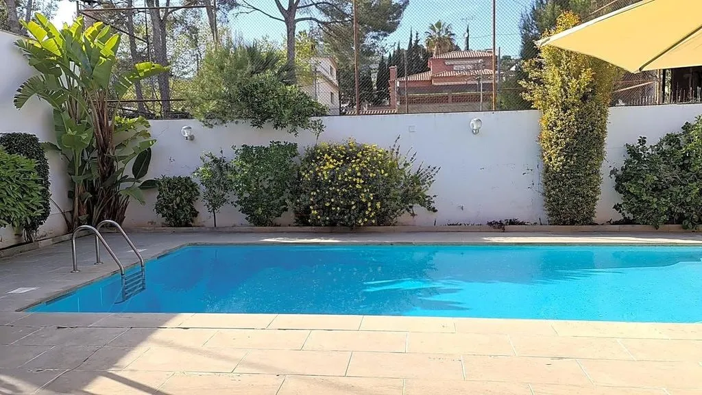 Bassein - Luxury Villa with Garden in Castelldefels
