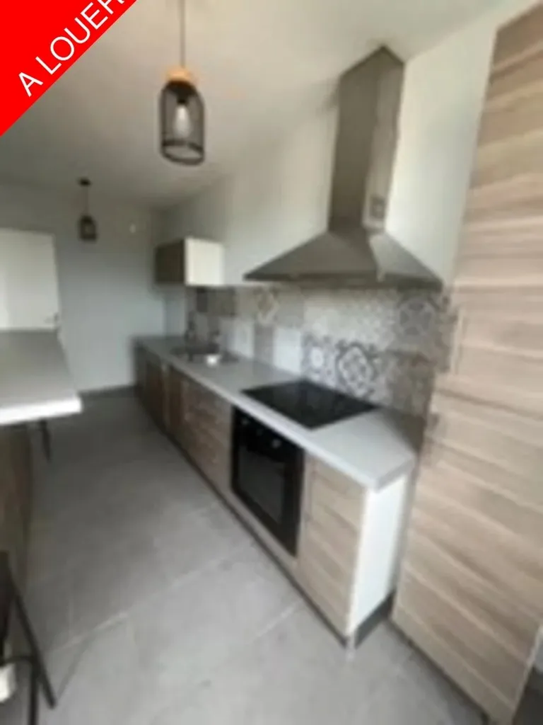Köök - Fully Renovated Apartment with Balcony in Marignane