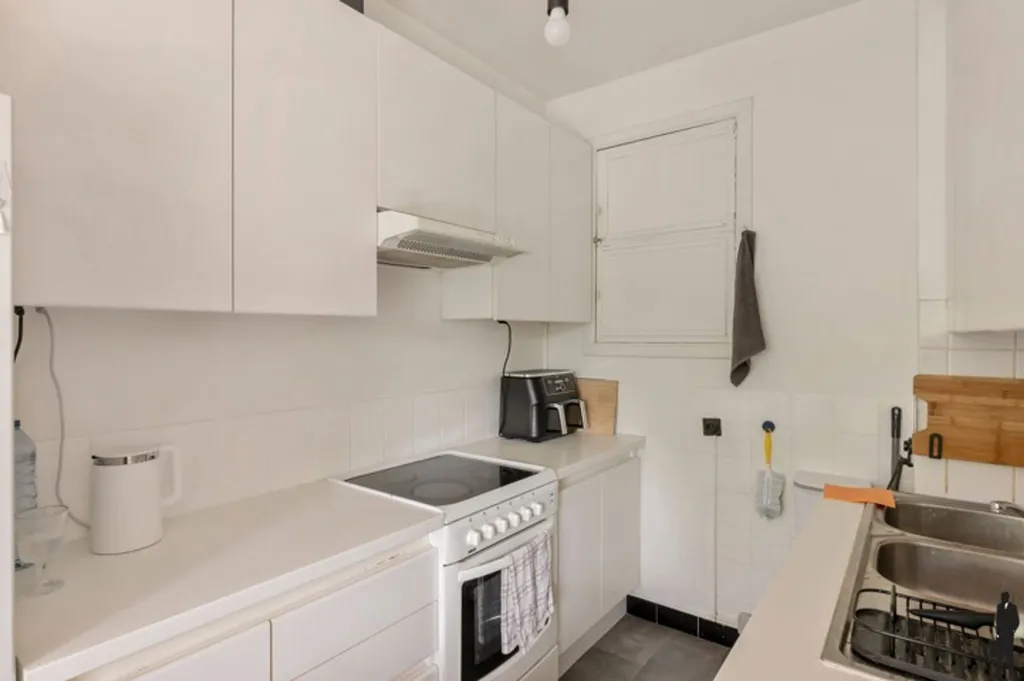 Cuisine - Appartement Lumineux avec Vue sur Verdure en Top Location