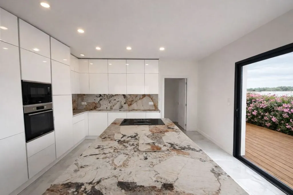 Kitchen - Luxury Villa with Pool in Agde