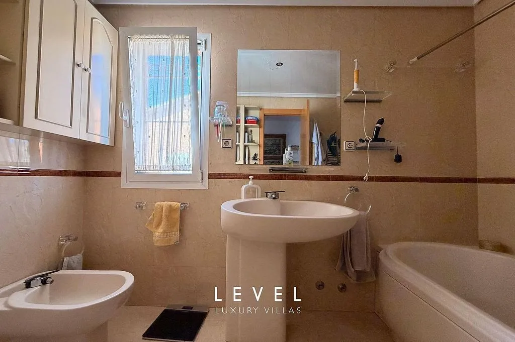 Salles de bain - Chalet with Pool in San Antonio de Benagéber