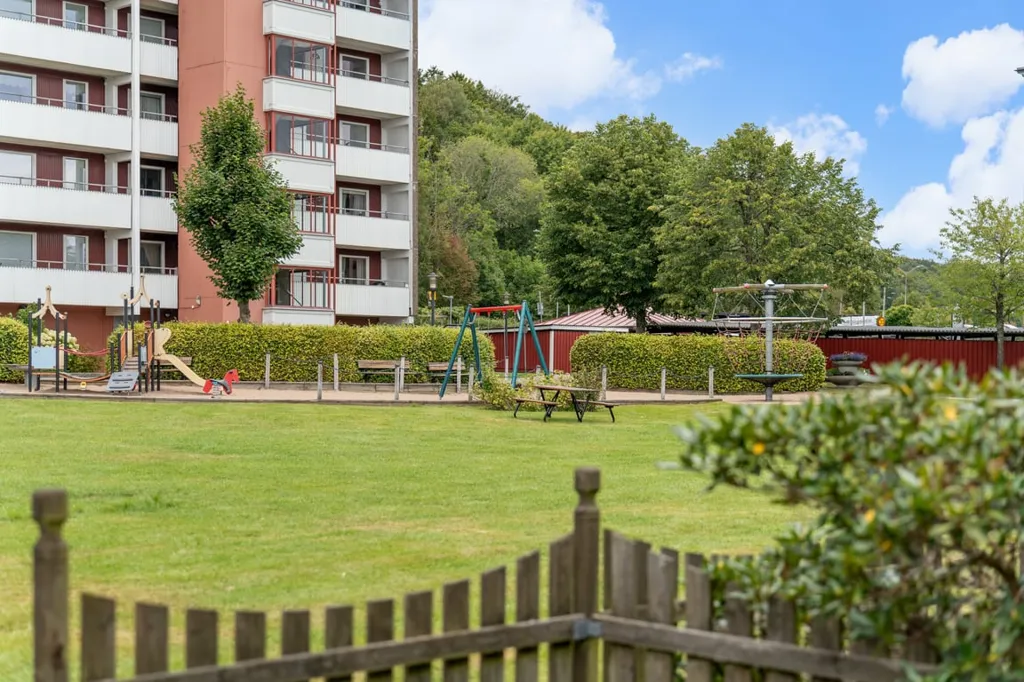 Jardin - Modern Bostadsrätt with Large Terrace in Kärra