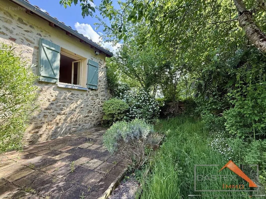 Garden - Charm House with Garden near Pyrénées