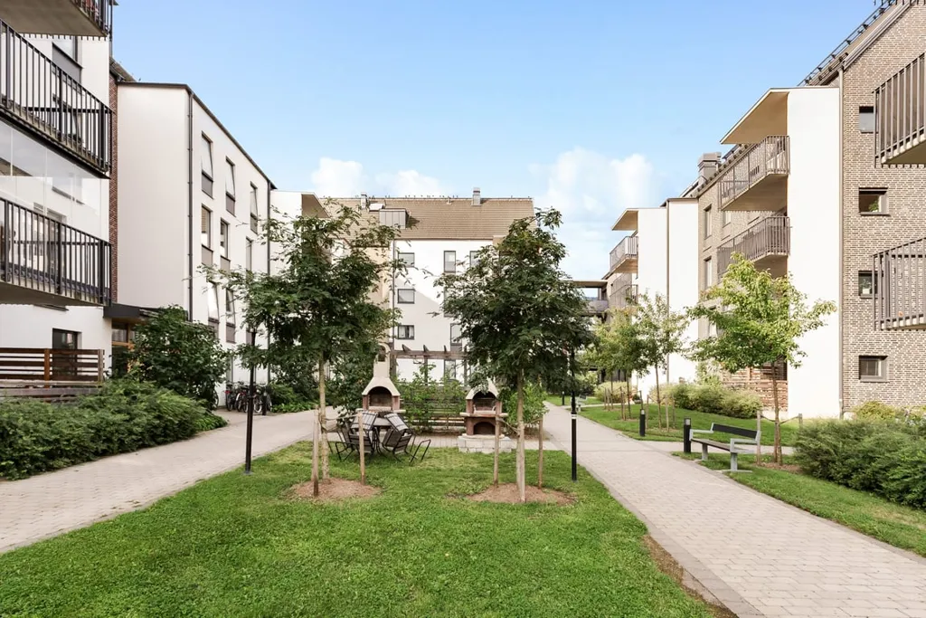 Jardin - Modern Flat with Balcony in Örebro
