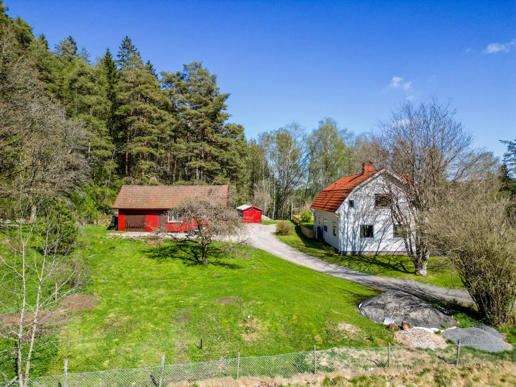 Õhuvaade - 1920s Villa with Garden in Fritsla