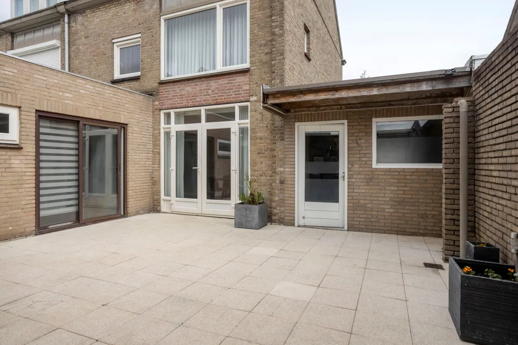 Aed - Two-Storey House with Garden in Drunen
