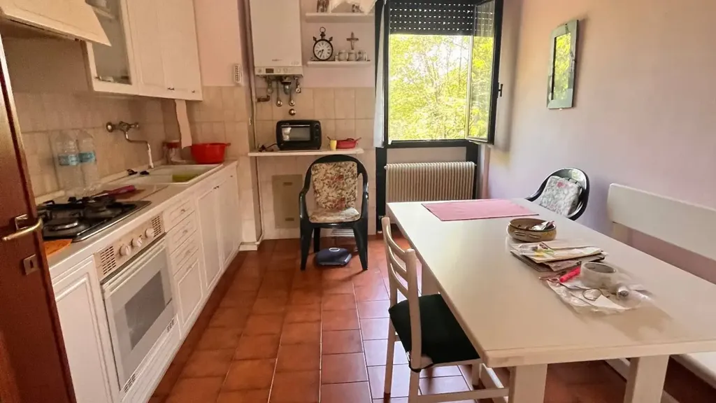 Köök - Spacious Trilocale with Balcony in Carpaneto Piacentino