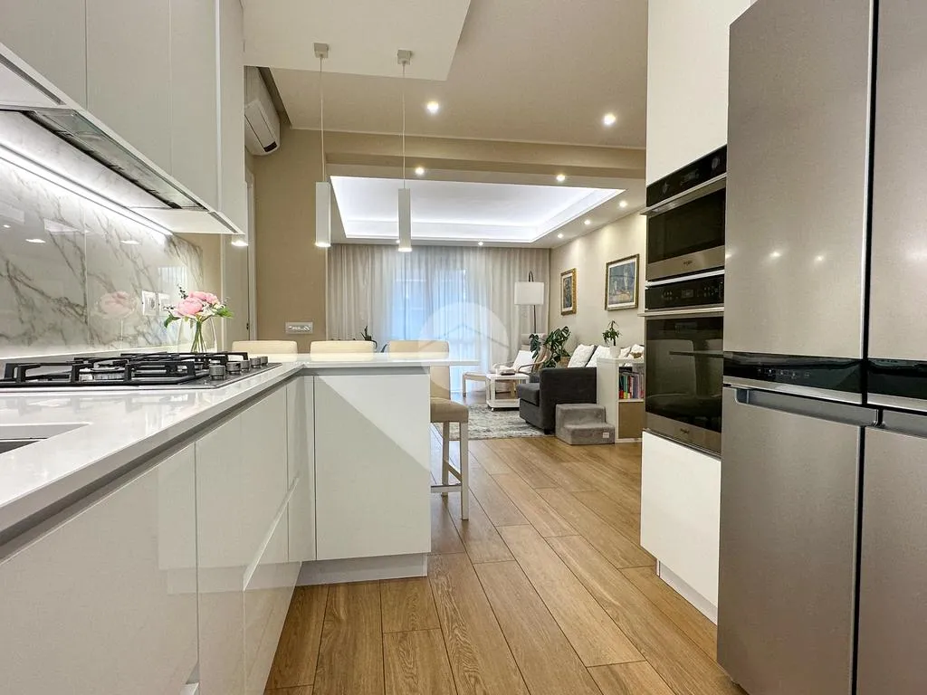 Cuisine - Trilocale with Private Garden in Parma