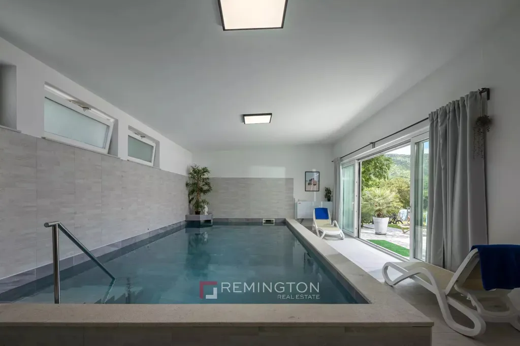 Piscine - House with Heated Pool in Kvarner