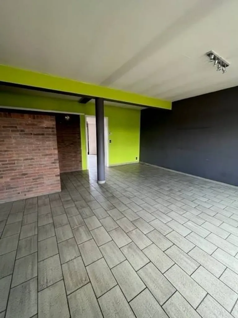Toad - Bright Flat with Balcony in South-East Facing Building