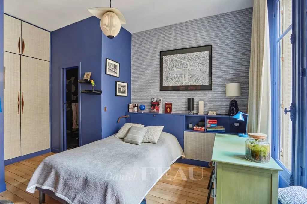 Bedrooms - Luxury Flat with Balcony in Paris