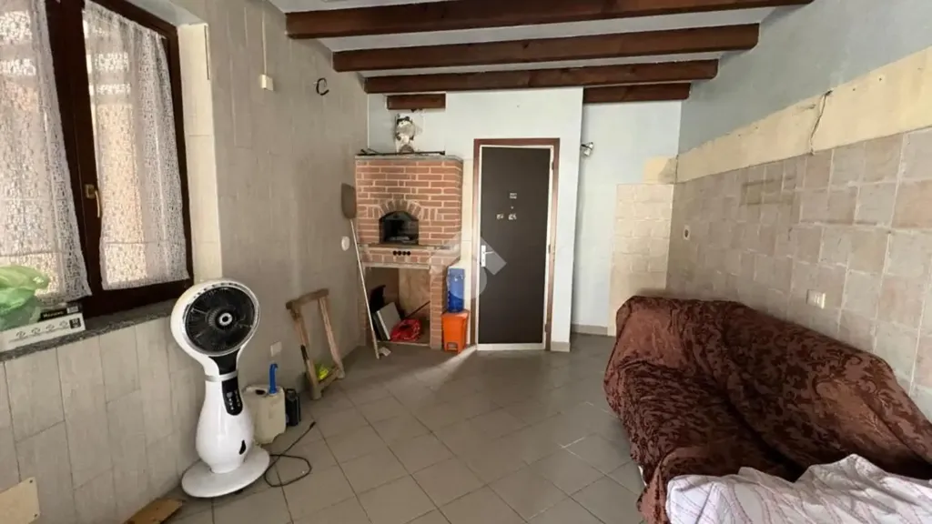 Living Room - Spacious 4-Bedroom Apartment in Sozzago