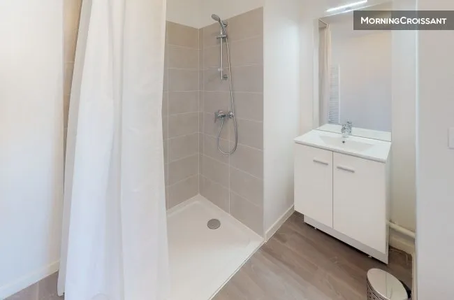 Bagni - Studio in Residence with Private Facilities in Central Location