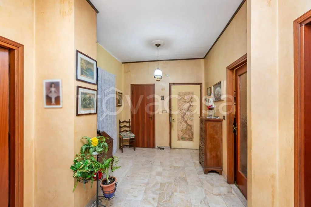 hallway_entrance
