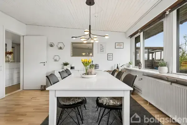 Dining Room - Villa with Open Plan Living in Erritsø