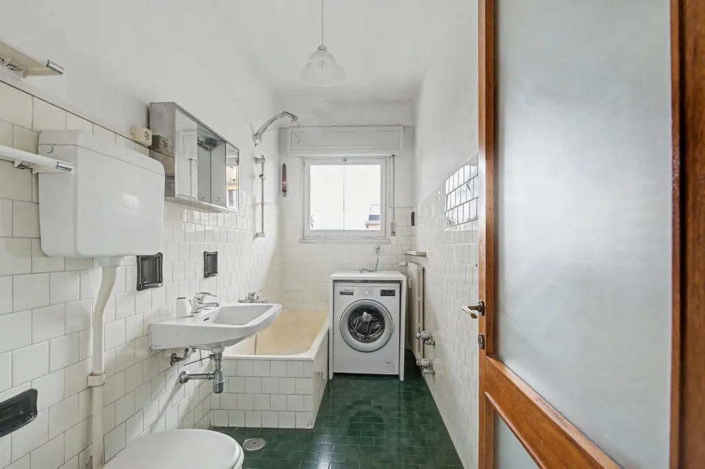 Salles de bain - Central Parma Apartment with Balcony