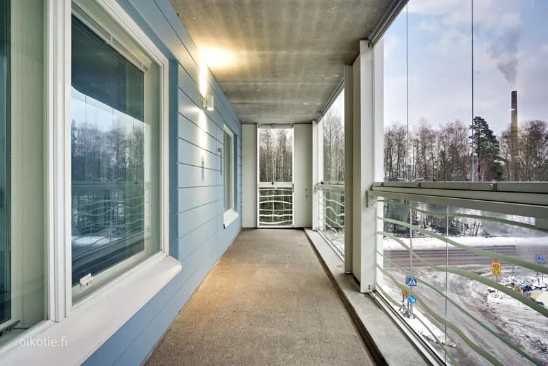 Balcon - Modern Apartment with Balcony in Finnoo, Espoo