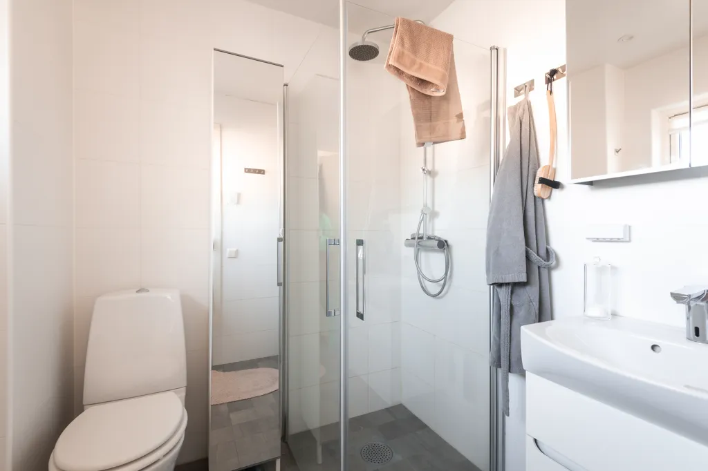 Bathrooms - Luxury Penthouse with Jacuzzi in Parkstaden