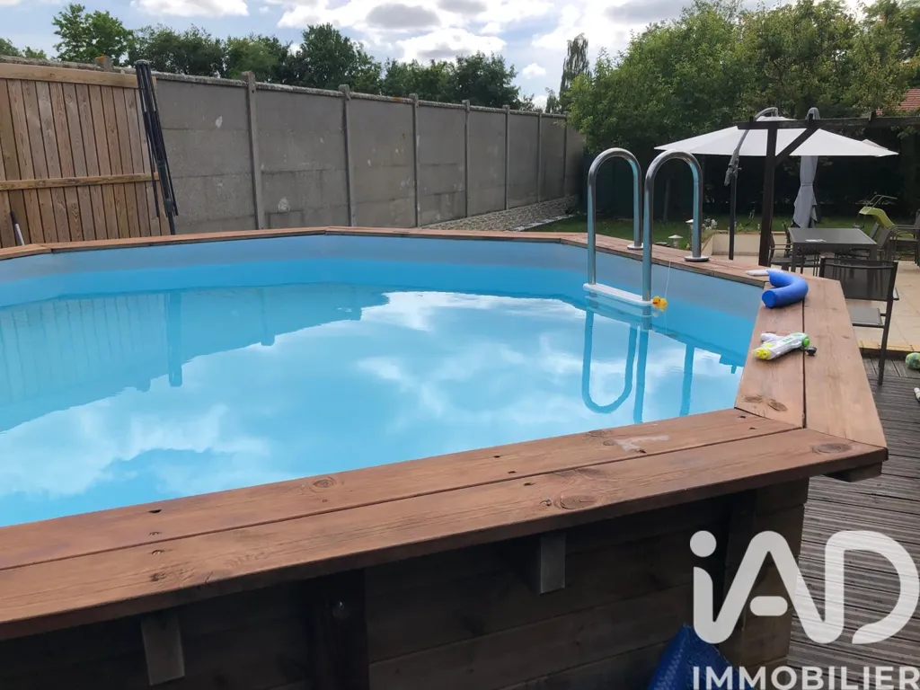 Piscine - Maison Indépendante avec Piscine à Vémars