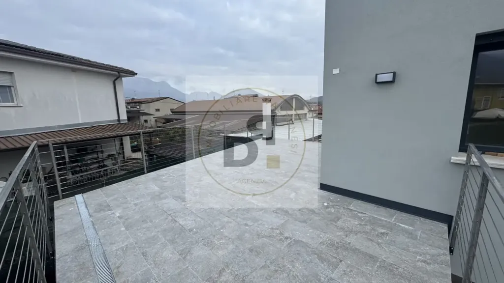 Balcon - Modern Bilocale with Covered Terrace in Gavardo