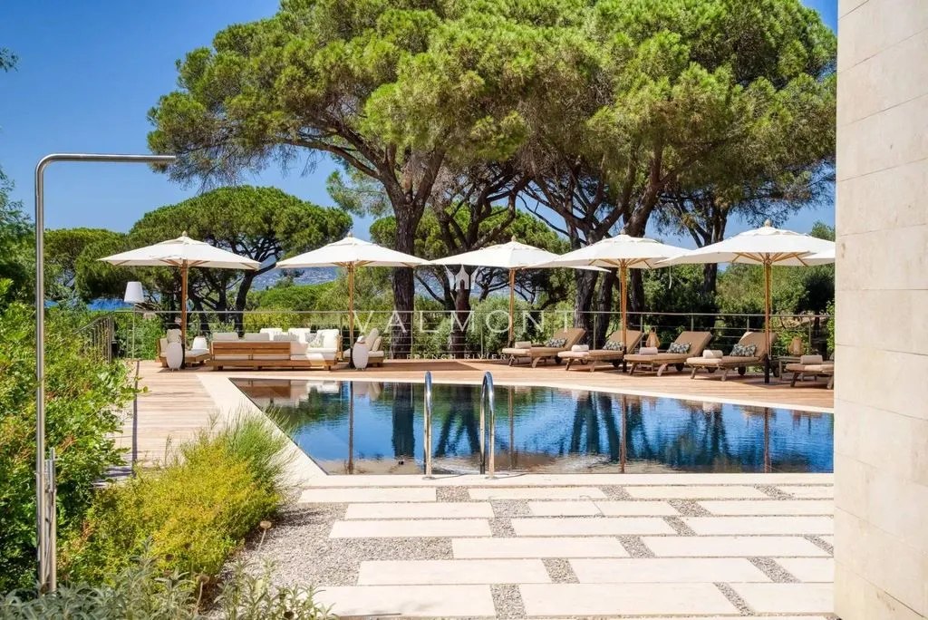 Piscine - Villa Luxueuse avec Vue Mer à Saint-Tropez