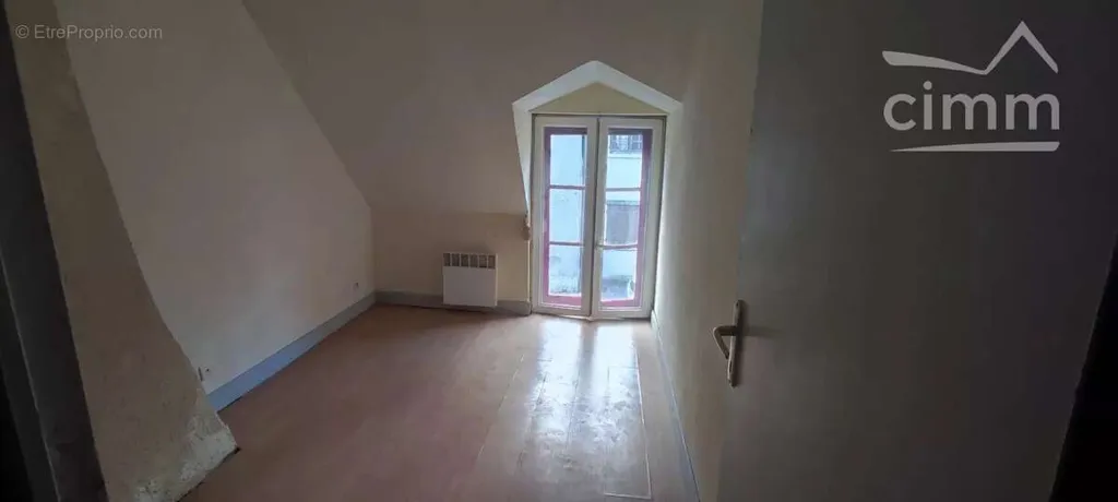 Pièces - Maison avec Terrasse dans un Environnement Calme à Épuisay