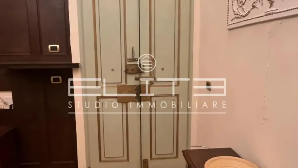 Esik - Apartment with Balcony in Ancona Centre