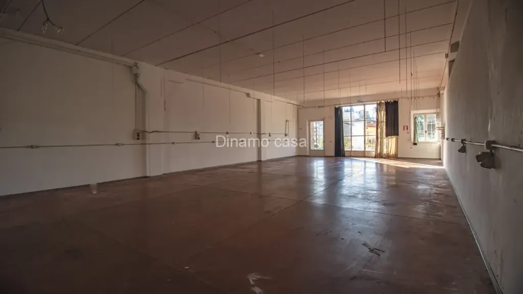 Pièces - Apartment with Industrial Warehouse in Carmignano