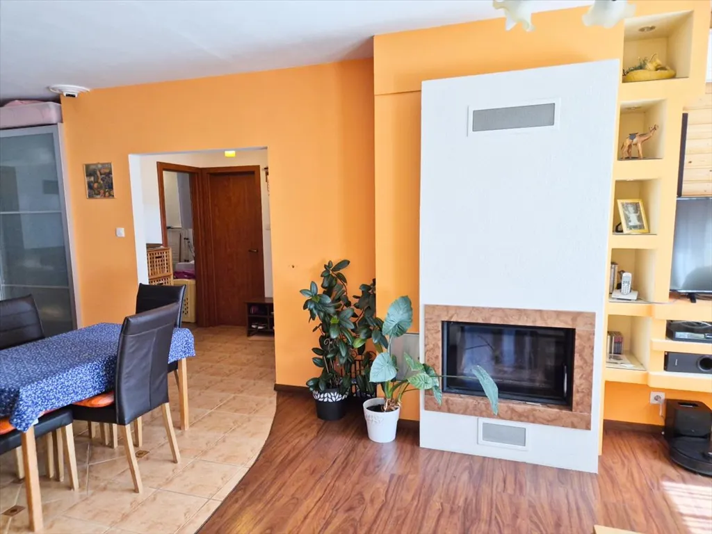 Sala da pranzo - Modern 4-Bedroom Duplex in Tatabánya